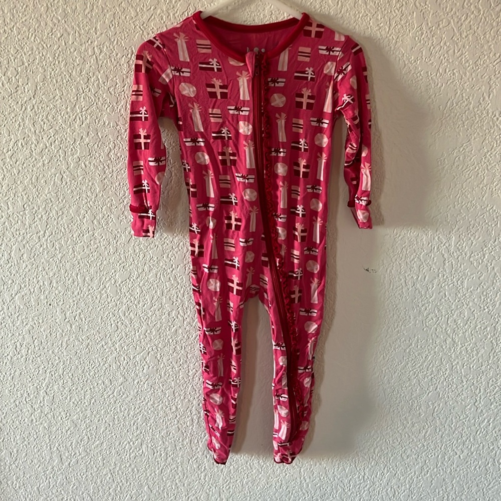 KicKee Pants present pjs 18-24m